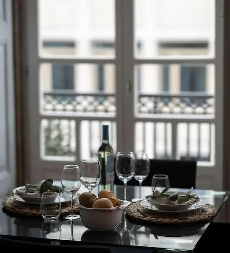 Apartment Contemporary In Center