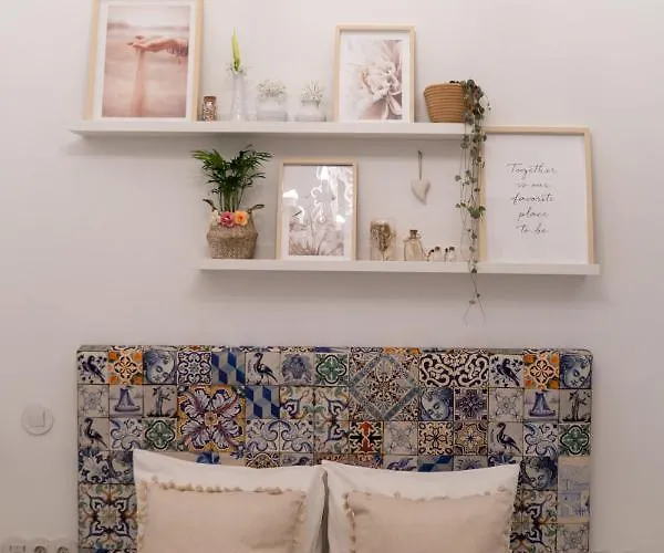 Contemporary In Center