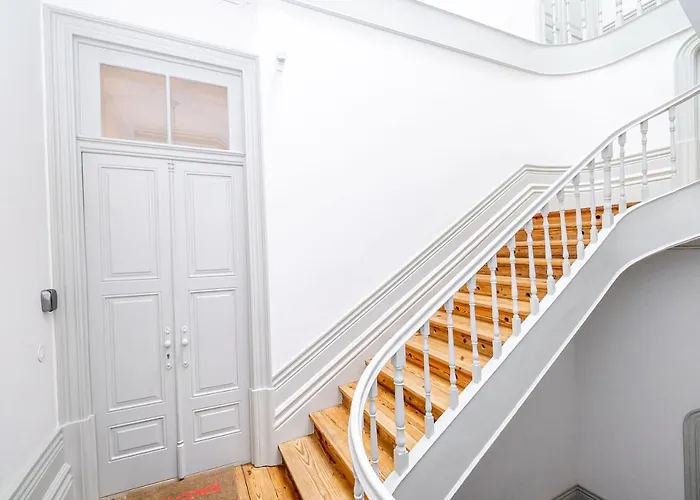 Contemporary In Center * Oporto