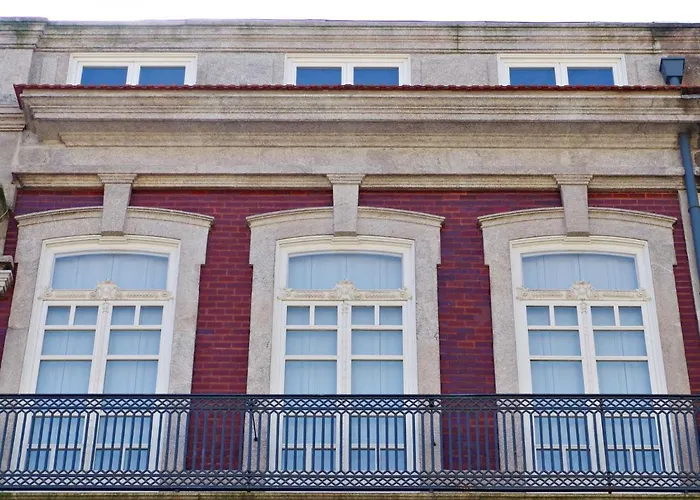 Contemporary In Center Oporto