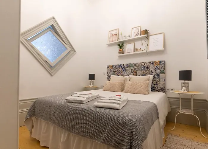 Contemporary In Center * Oporto