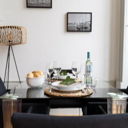 Contemporary In Center * Porto