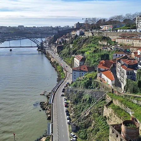 Contemporary In Center * Oporto