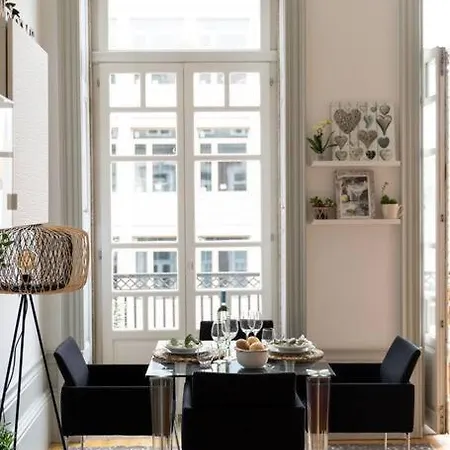 Contemporary In Center بورتو