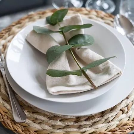 Contemporary In Center *